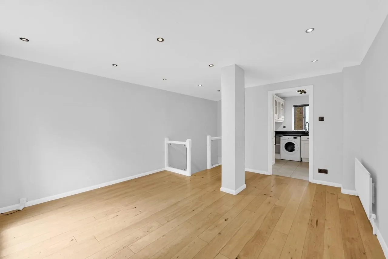 Welland Mews, London, E1W, photo 6