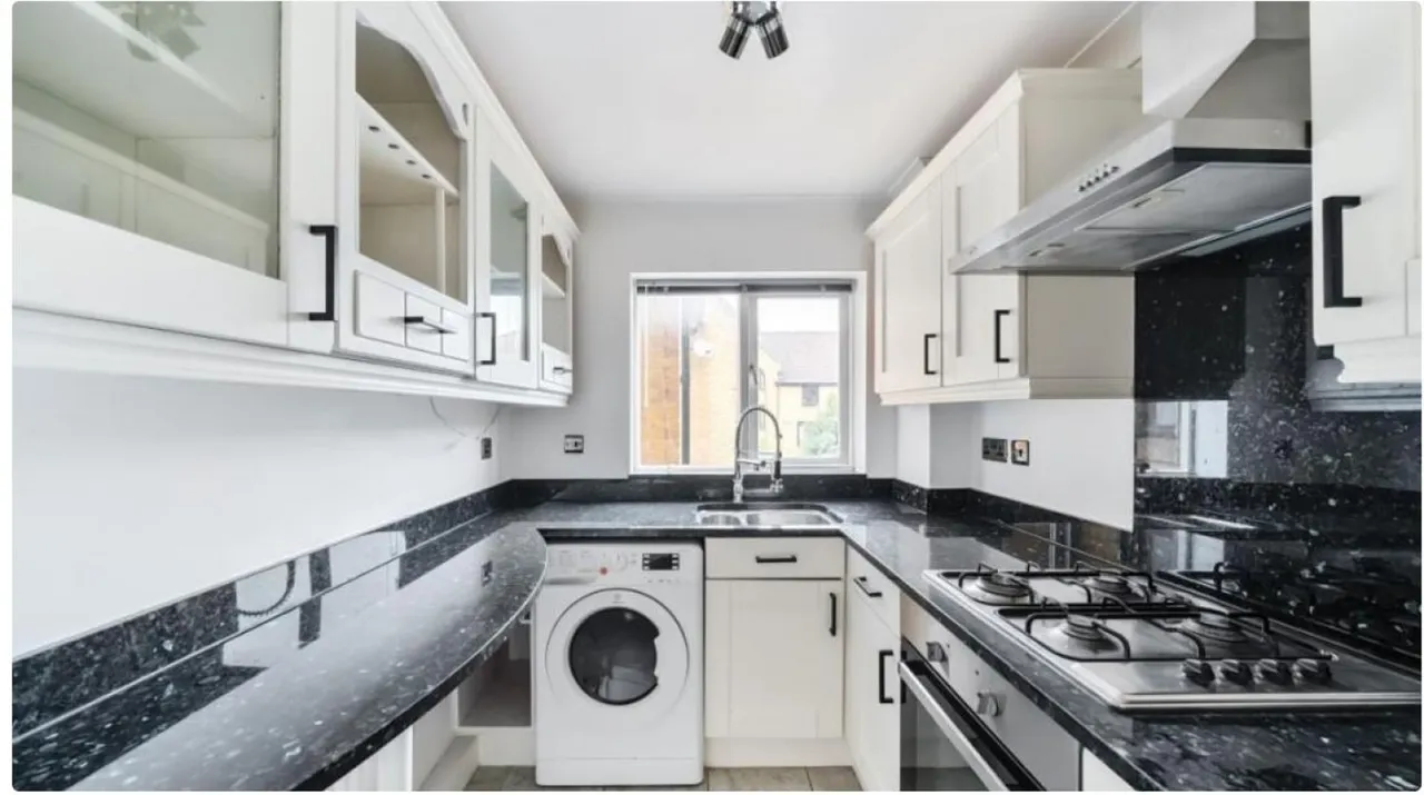 Welland Mews, London, E1W, photo 8
