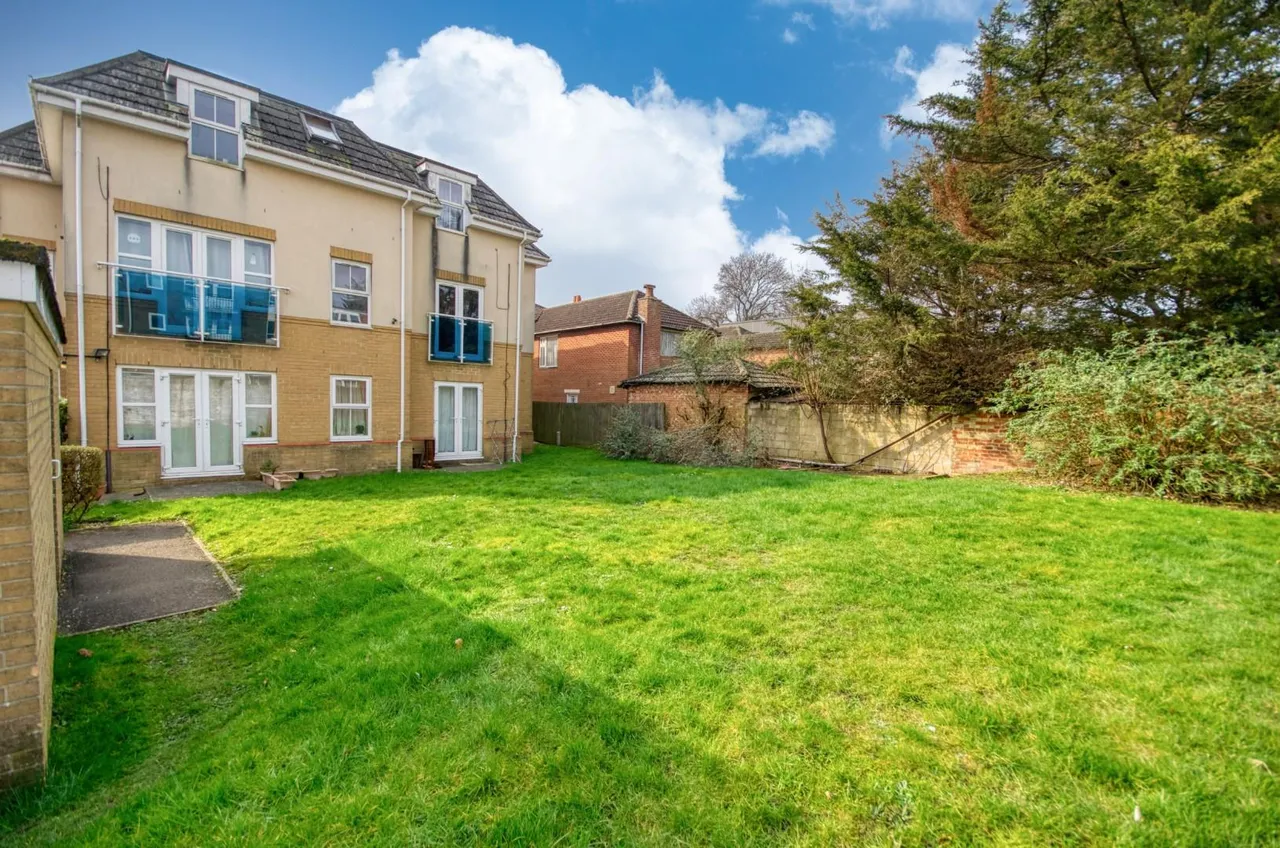 117-119 Millbrook Road East, Freemantle, Southampton, Hampshire, SO15 1HQ, photo 10