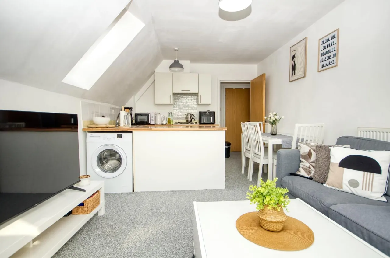 117-119 Millbrook Road East, Freemantle, Southampton, Hampshire, SO15 1HQ, photo 4