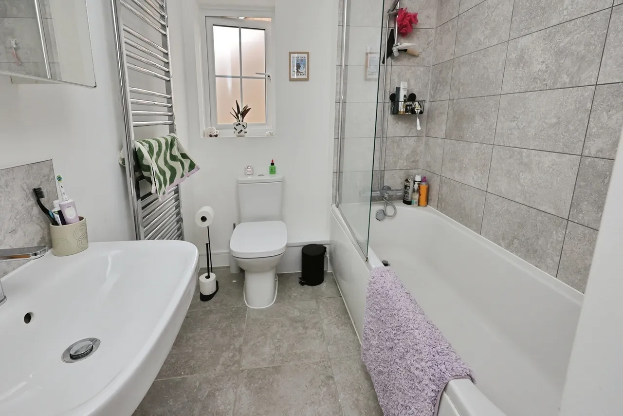 Turner Crescent, Postwick, Norwich, Norfolk, NR13, photo 12