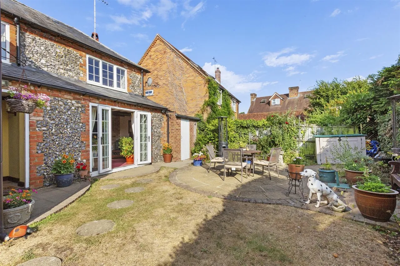 Main Road, Naphill, HP14, photo 14