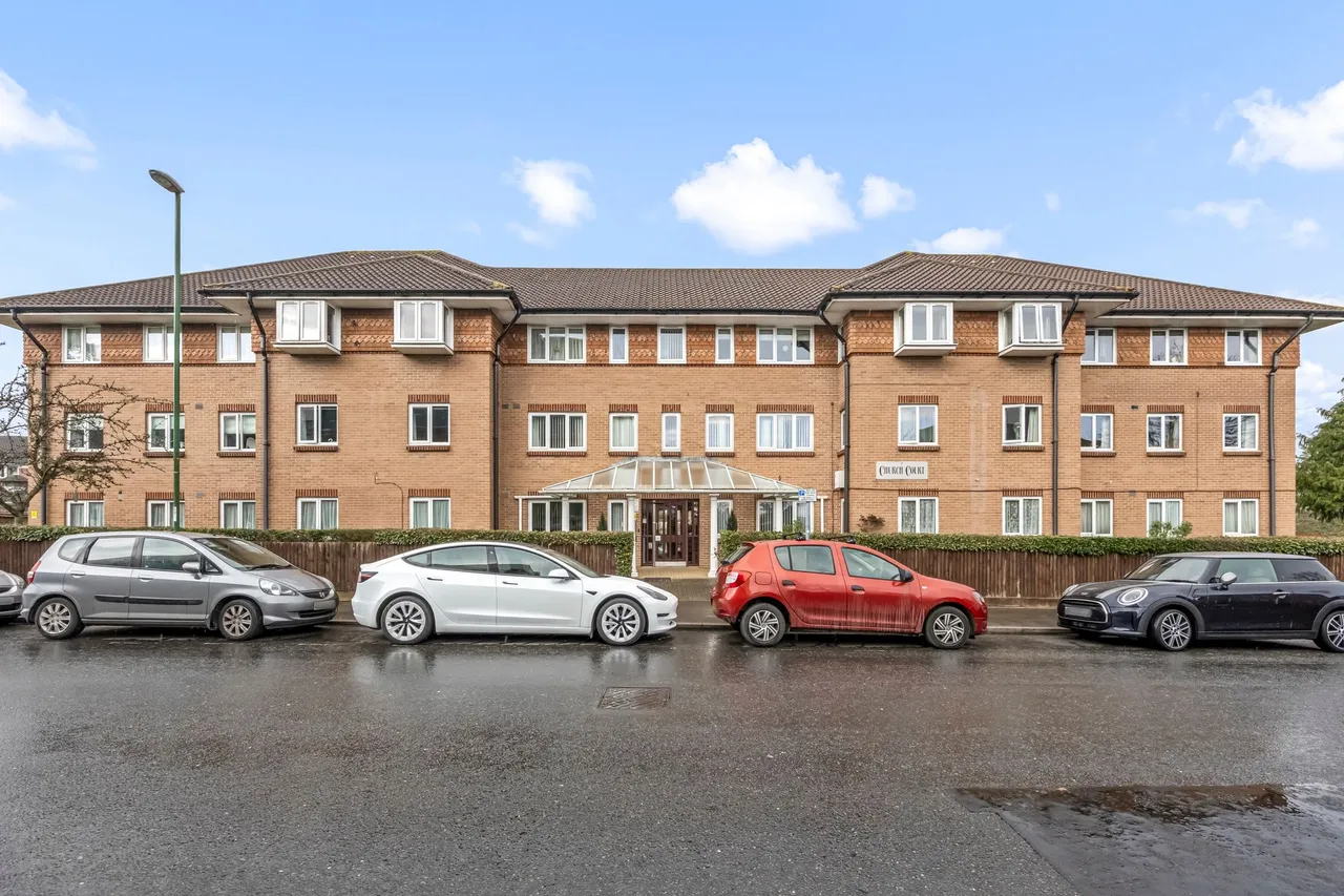 1 bed property for sale, Church Road, Haywards Heath, RH16