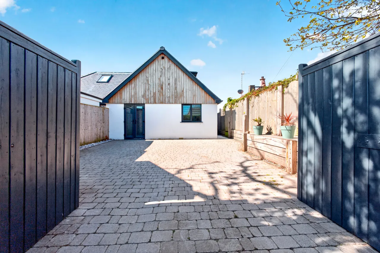 4 bed house for sale, Old Drove, Eastbourne, BN23