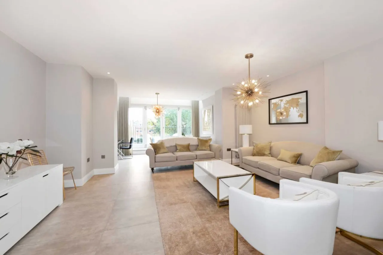 London, NW3, photo 3