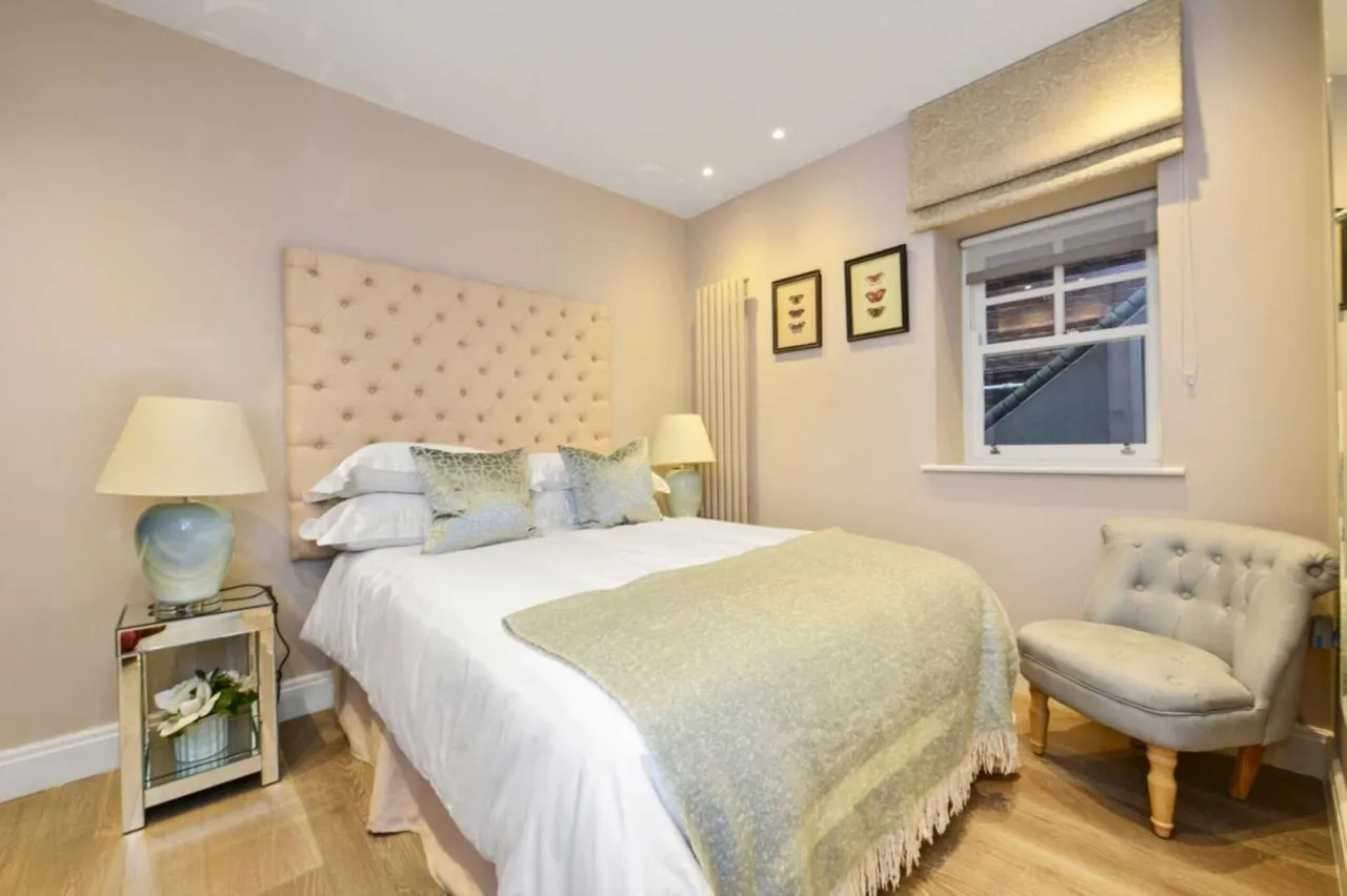 London, NW3, photo 6