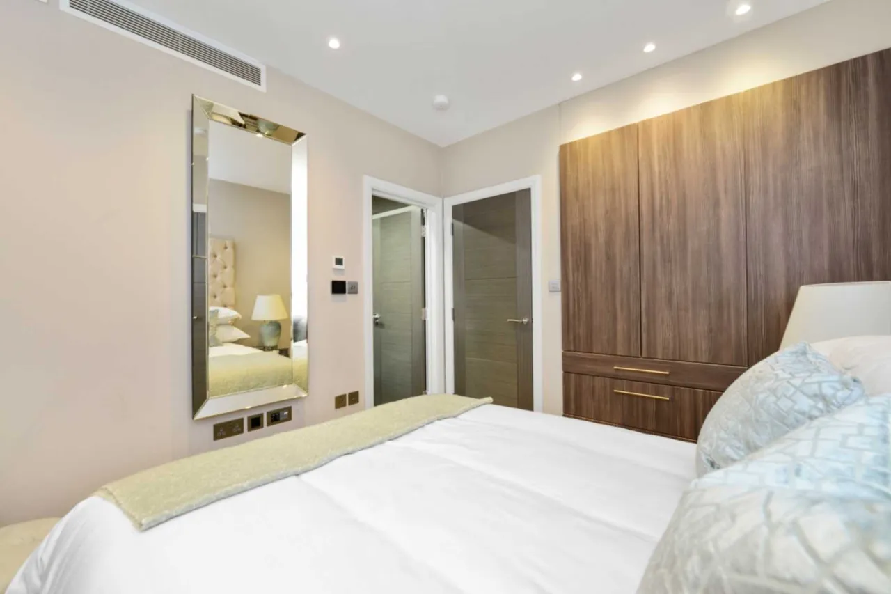 London, NW3, photo 11