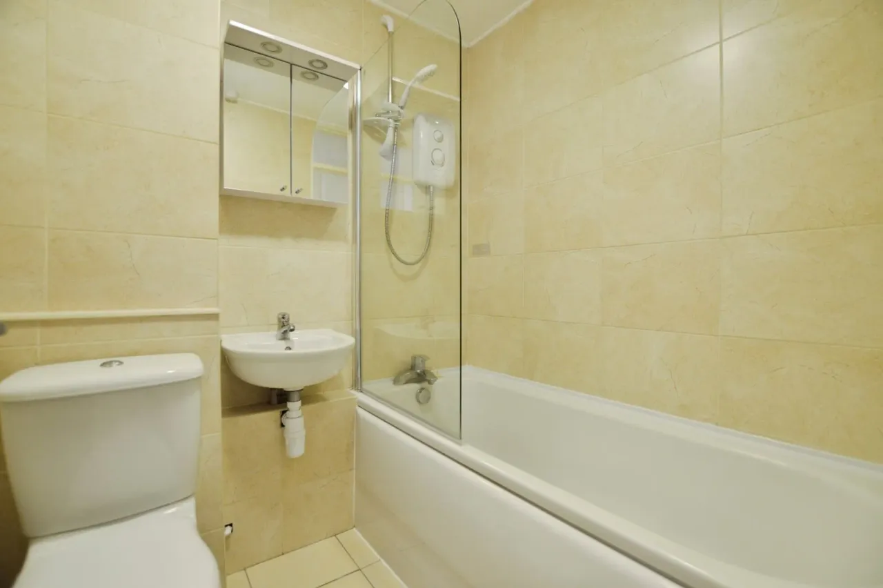 Fosse Way, West Byfleet, Surrey, KT14, photo 9