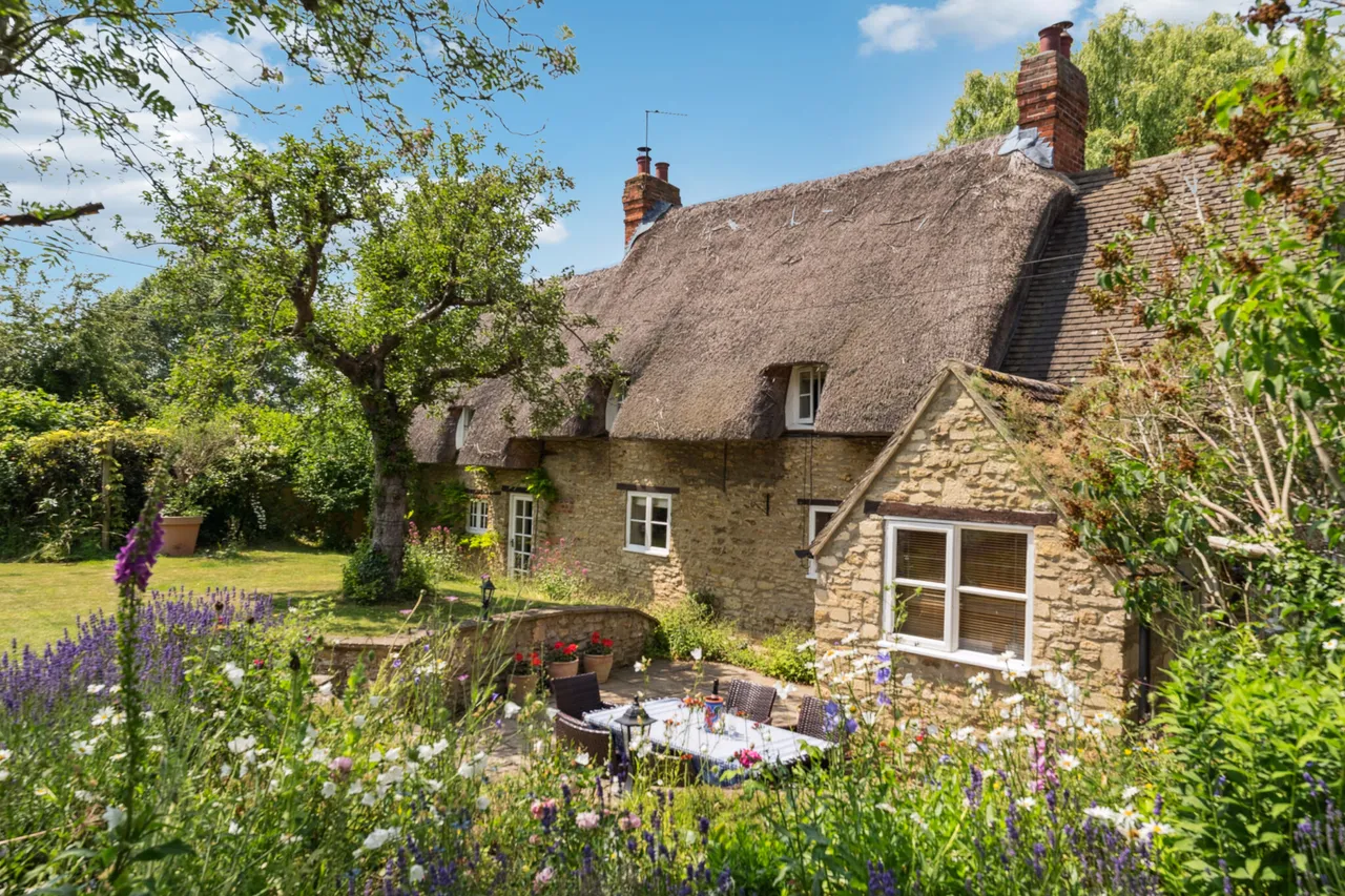 3 bed house for sale, Haseley Road, Little Milton, OX44