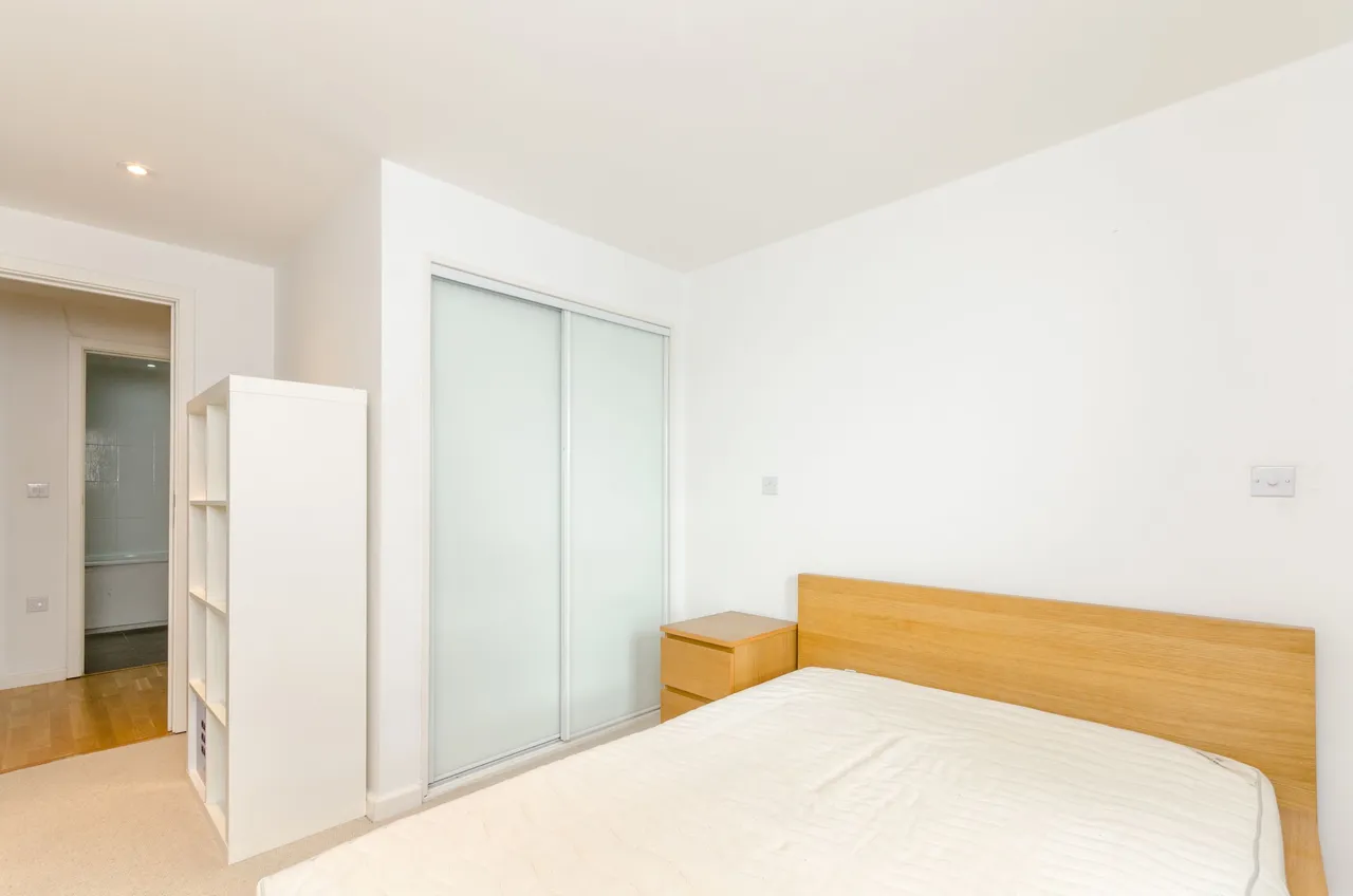 Woking, GU21, photo 4