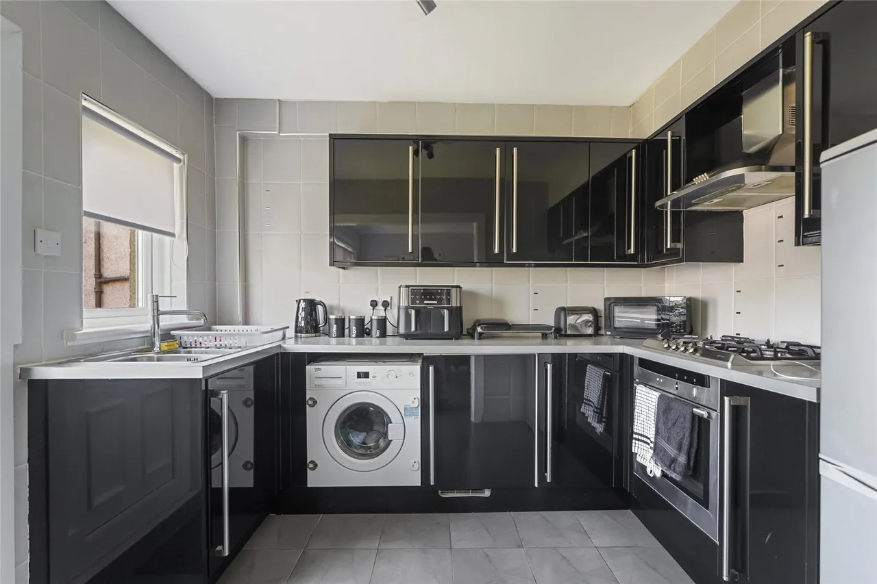 Arbuckle Place, Plains, Airdrie, North Lanarkshire, ML6, photo 3