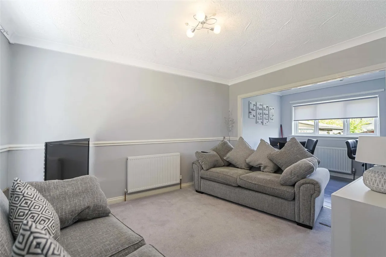Arbuckle Place, Plains, Airdrie, North Lanarkshire, ML6, photo 2