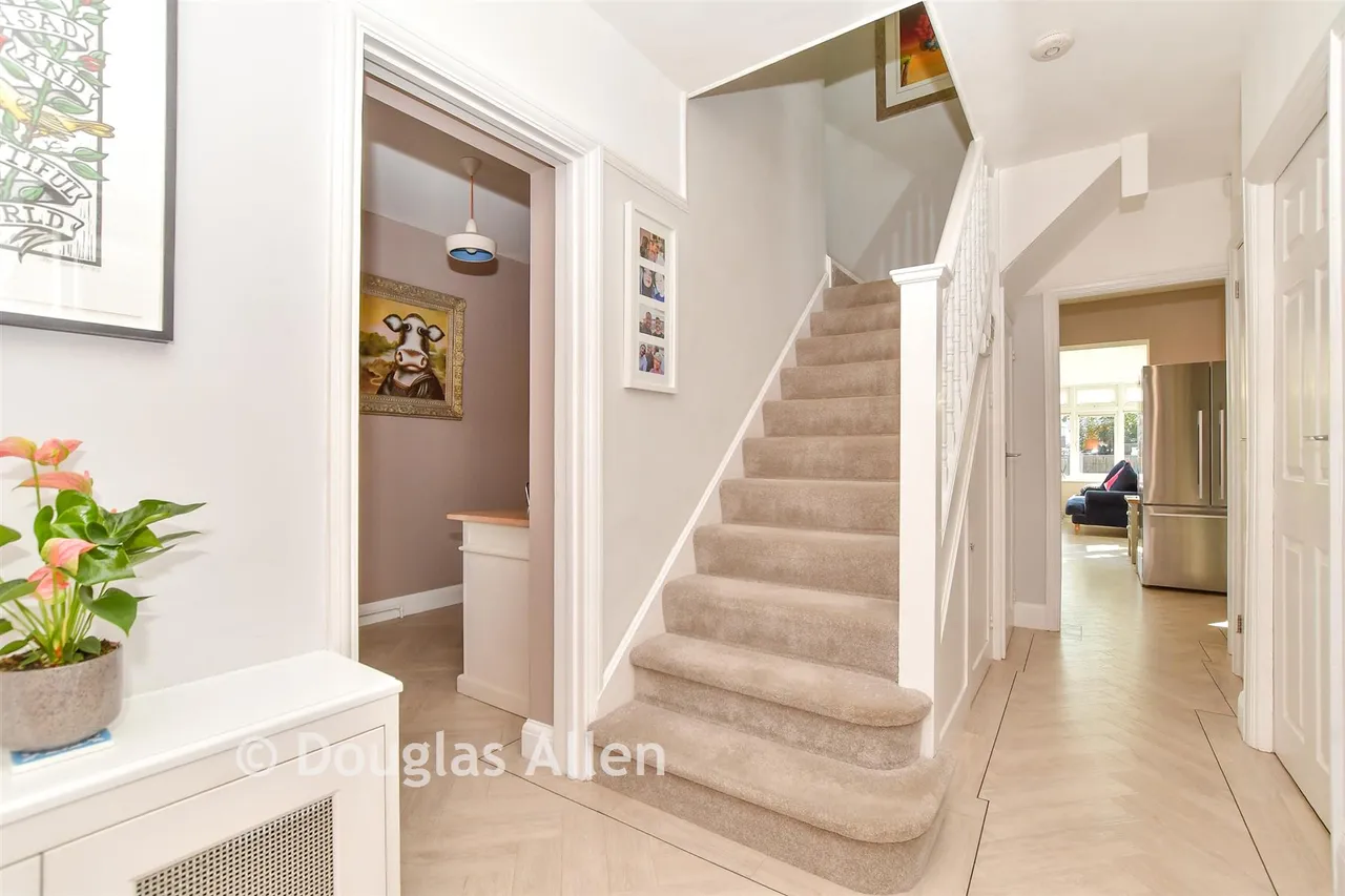 Loughton Way, Buckhurst Hill, IG9, photo 15