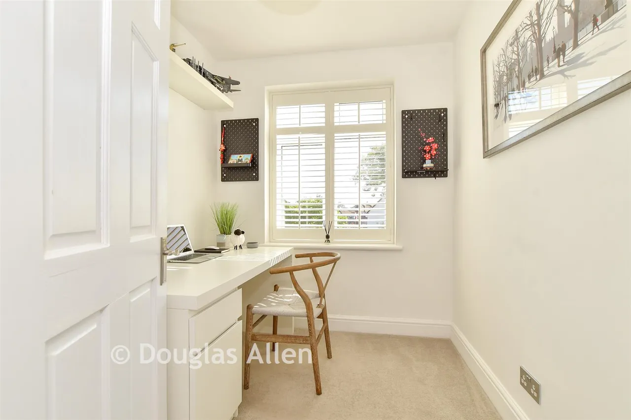 Loughton Way, Buckhurst Hill, IG9, photo 19