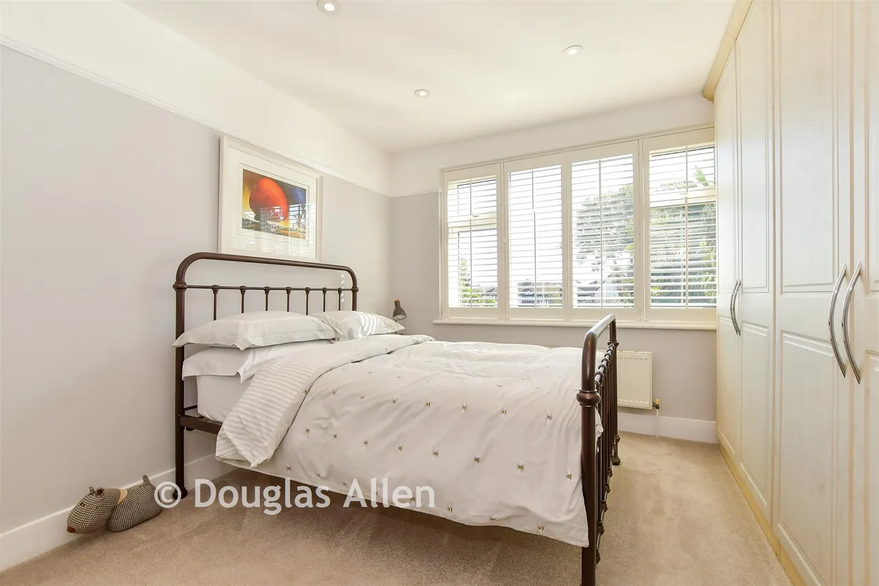 Loughton Way, Buckhurst Hill, IG9, photo 21