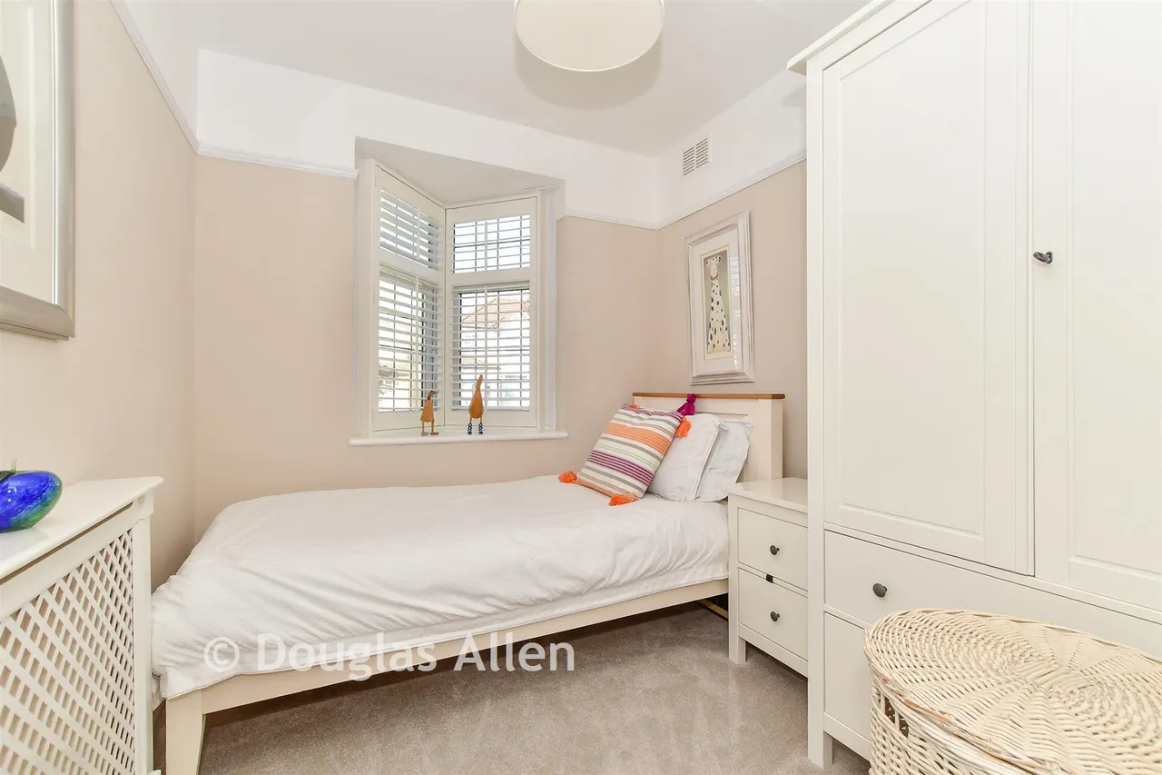 Loughton Way, Buckhurst Hill, IG9, photo 20