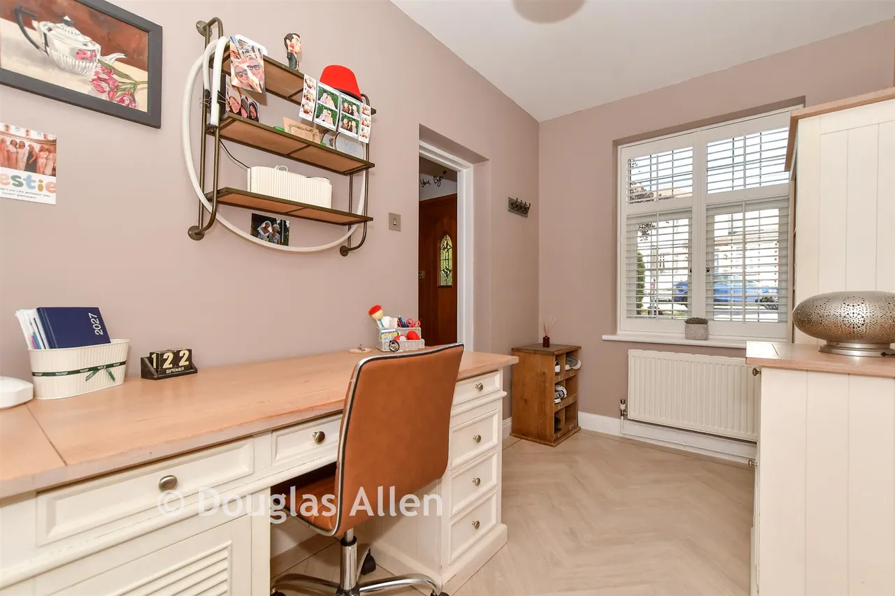 Loughton Way, Buckhurst Hill, IG9, photo 16