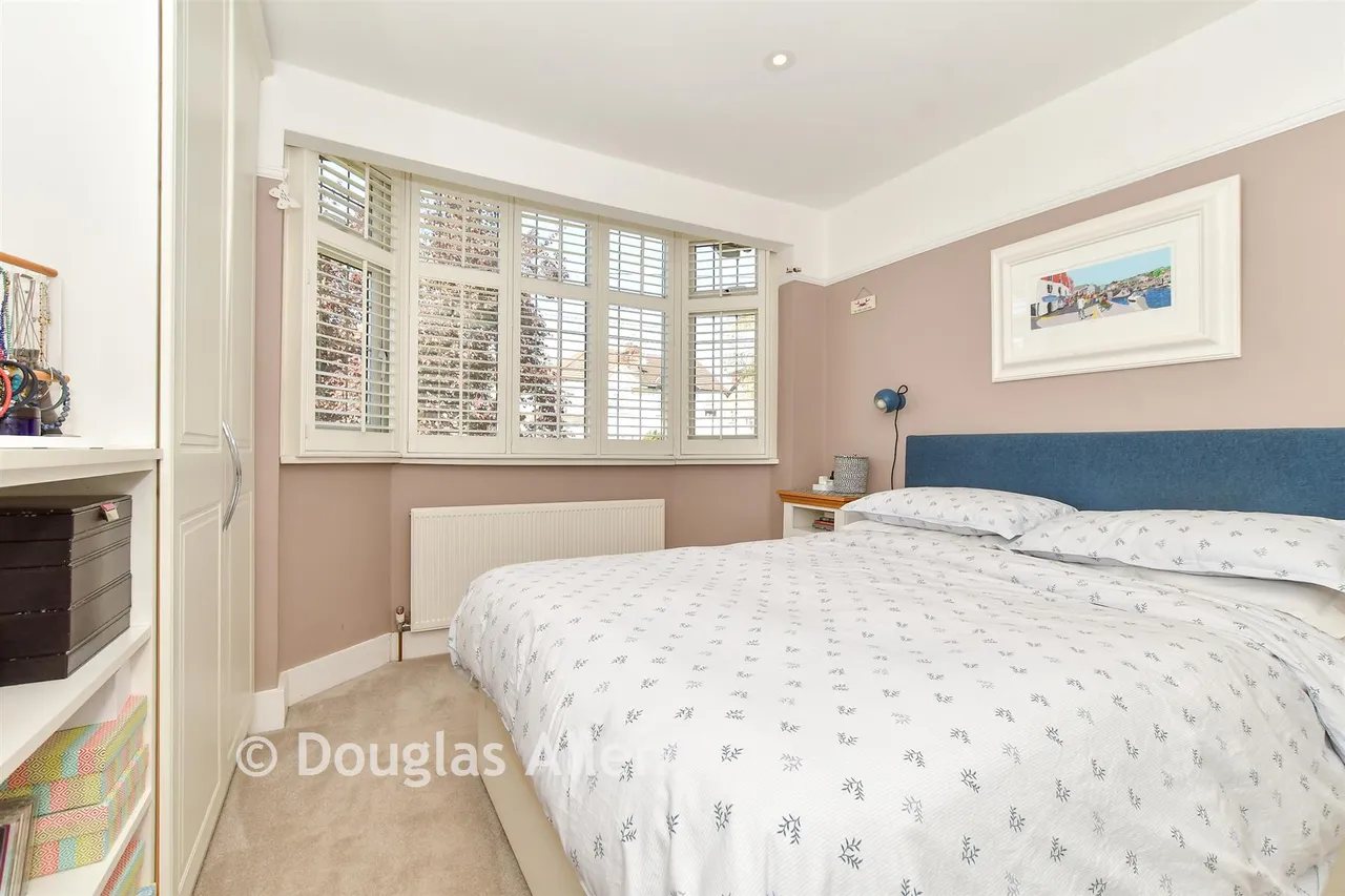 Loughton Way, Buckhurst Hill, IG9, photo 6