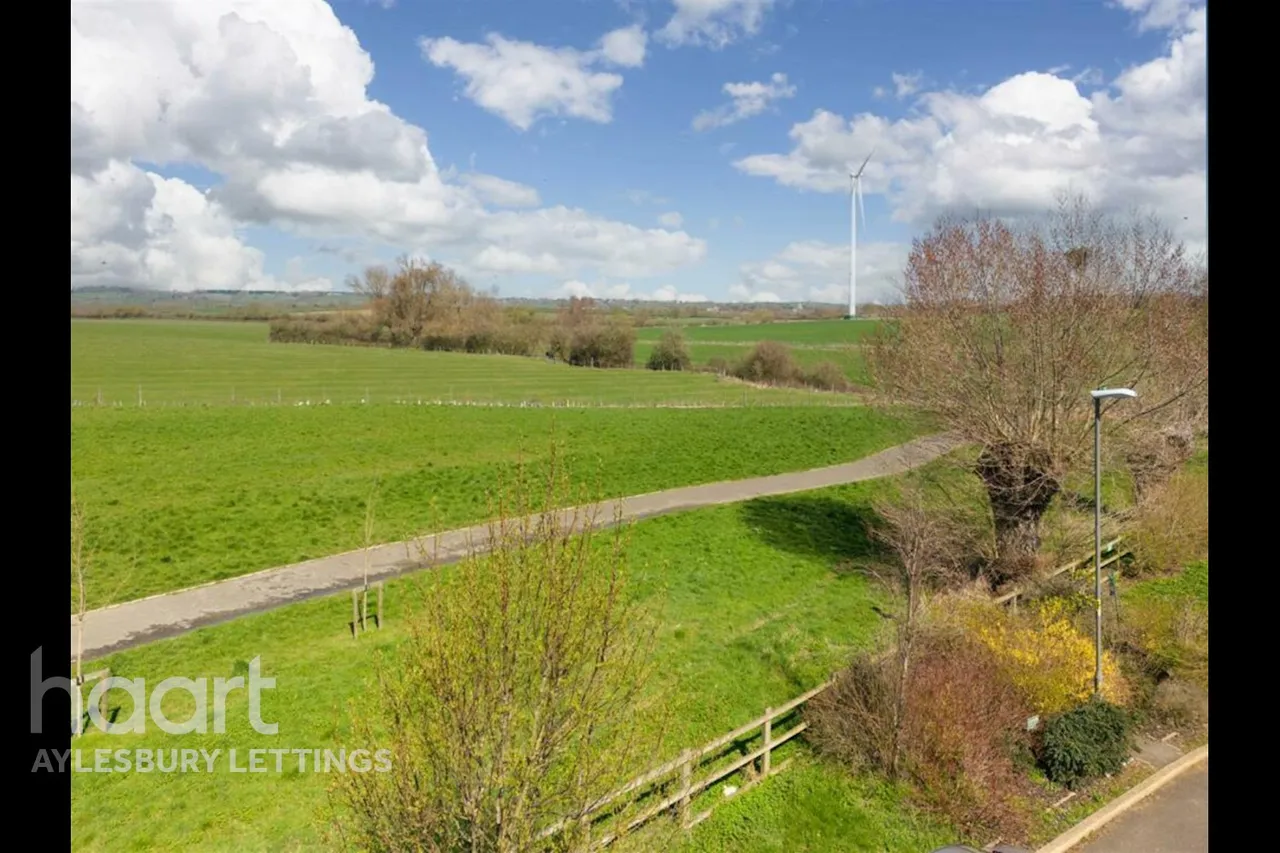 Buckinghamshire, HP18, photo 14