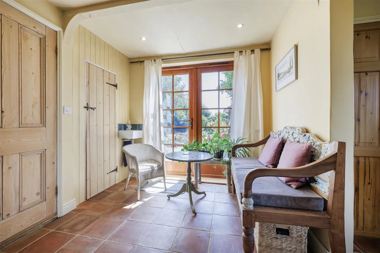 Grove Farm Cottages, Spexhall, IP19, photo 13