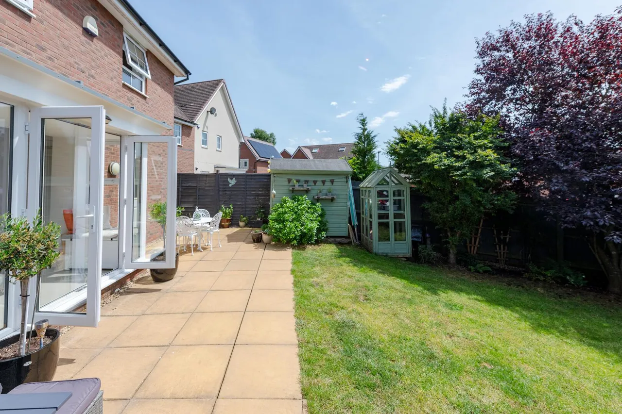 Gladstone Place, Blakedown, Kidderminster, photo 2
