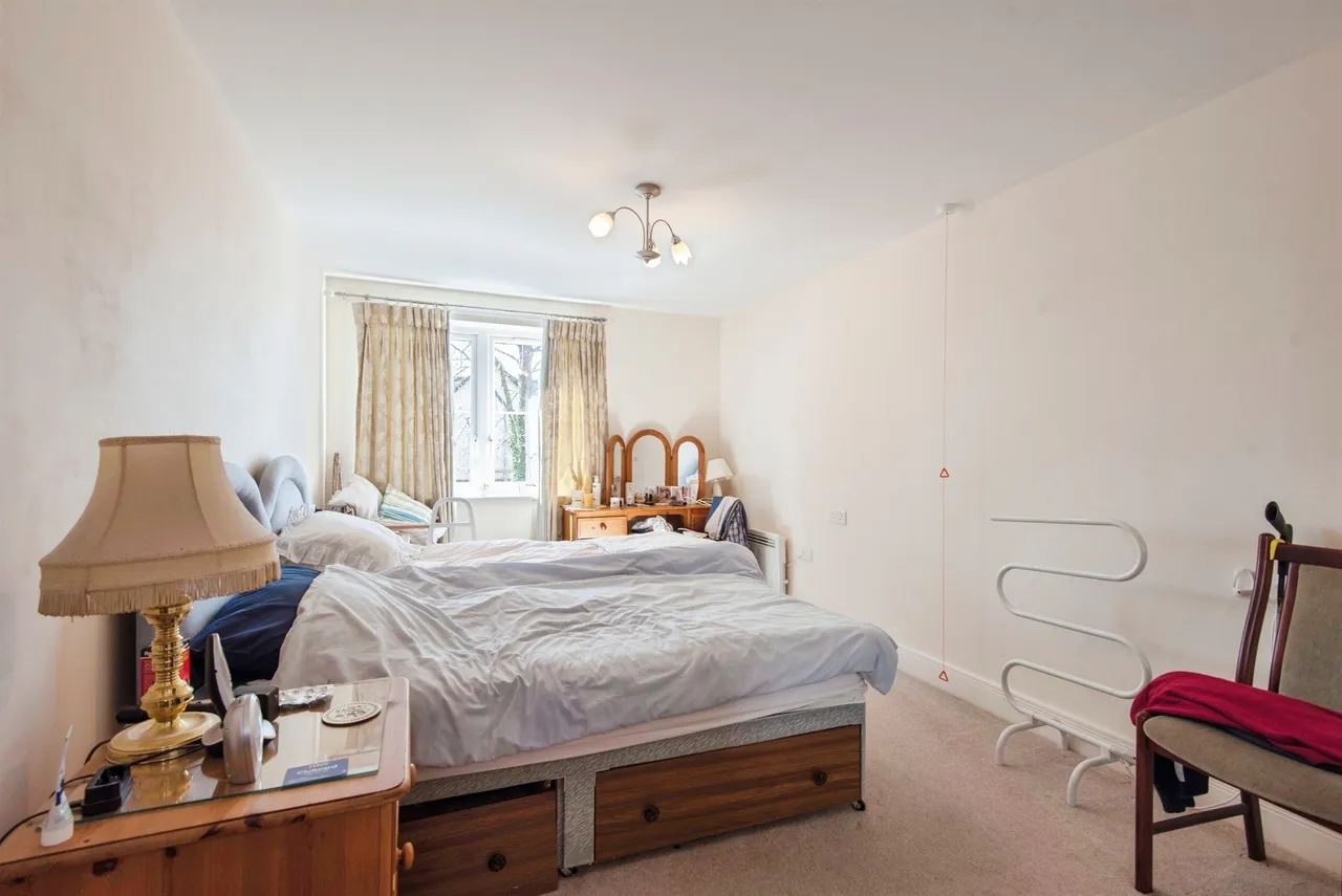Goodes Court, Royston, photo 8