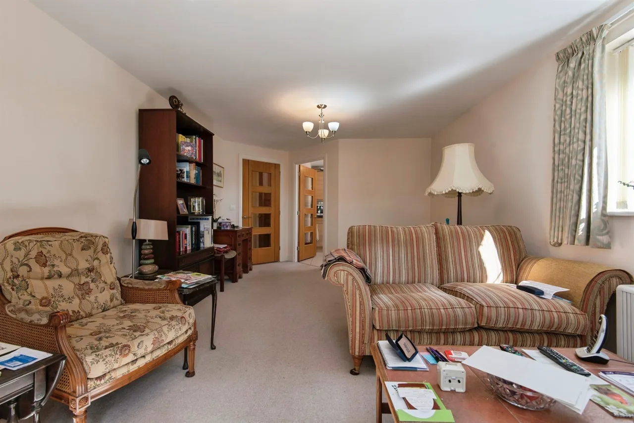 Goodes Court, Royston, photo 4