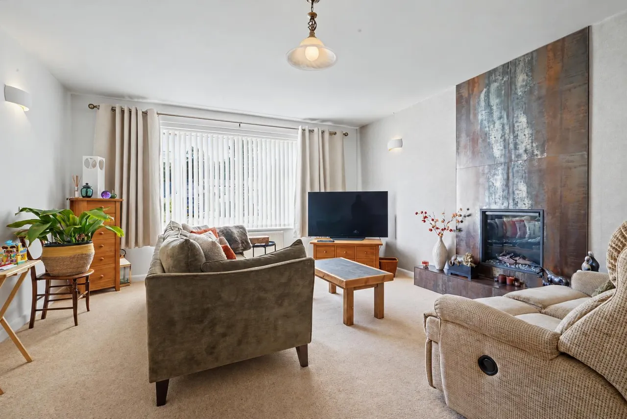 Katherine Drive, Toton, NG9, photo 2