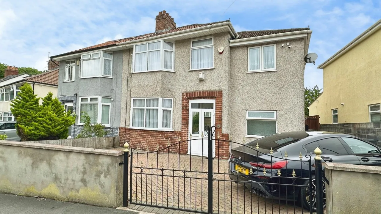 5 bed house for sale, Heath Road, Eastville, BS5
