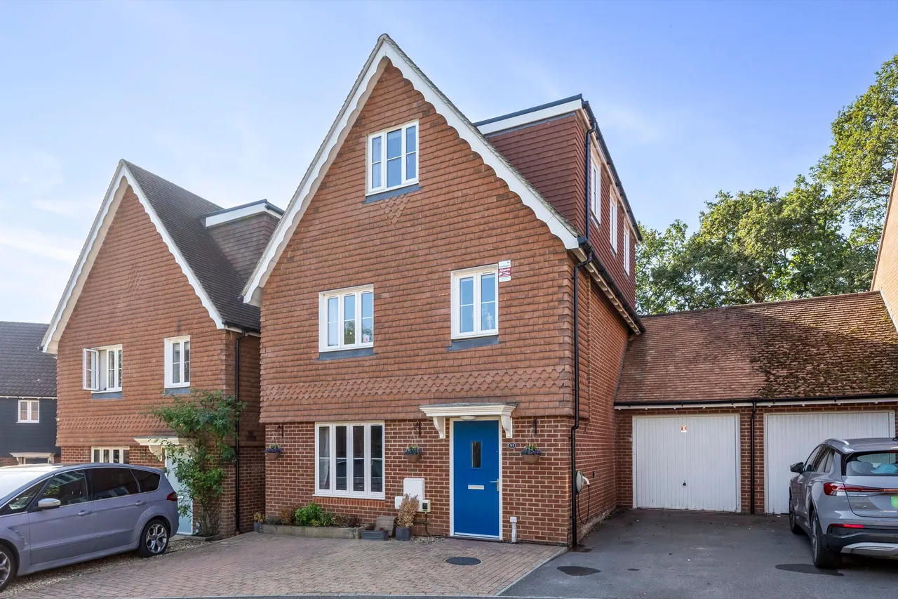Rascals Close, Southwater, RH13, photo 23