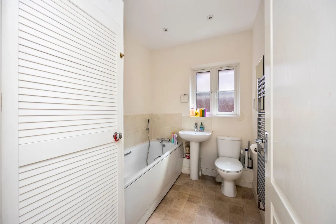 Rascals Close, Southwater, RH13, photo 15