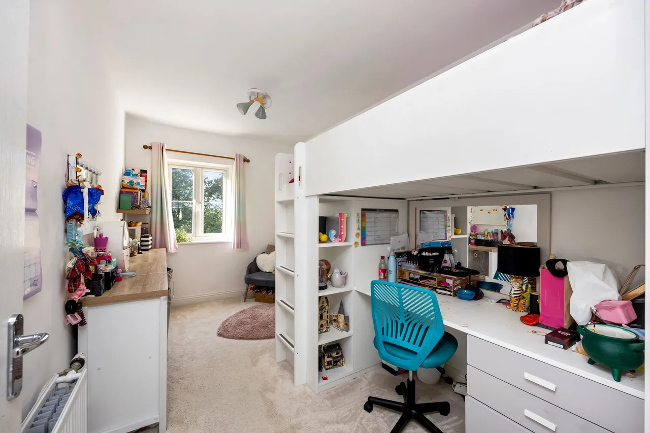 Rascals Close, Southwater, RH13, photo 12