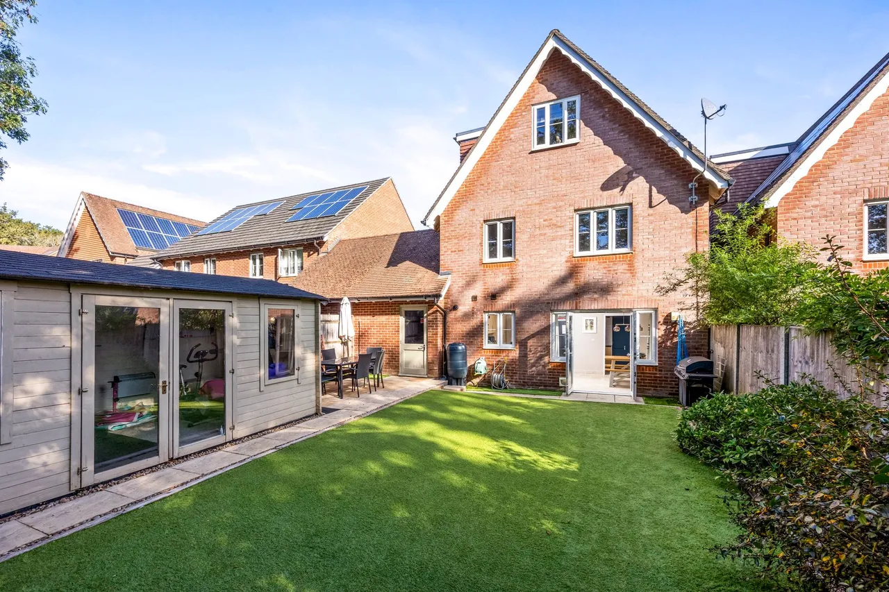 Rascals Close, Southwater, RH13, photo 20