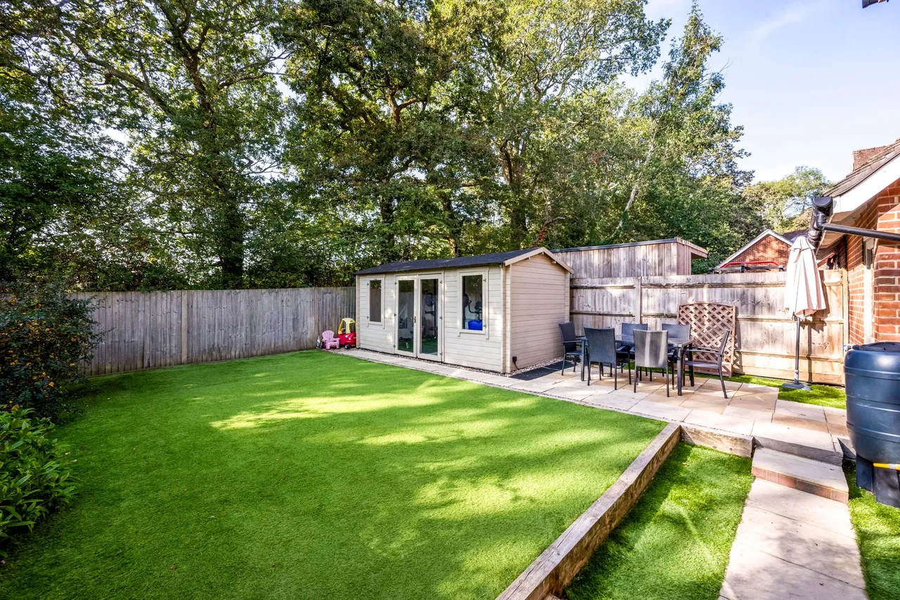 Rascals Close, Southwater, RH13, photo 21