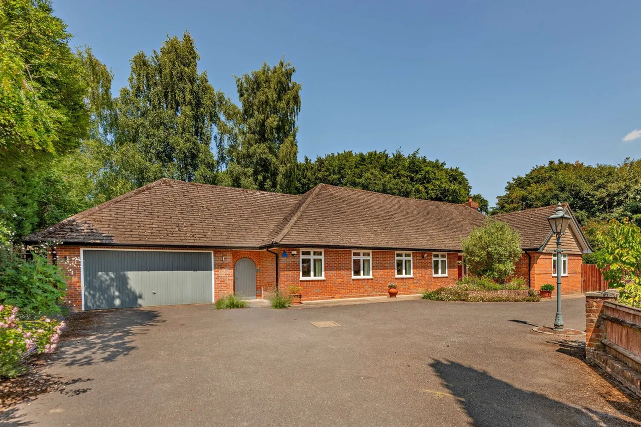4 bed house to rent, Latimer Way, Knotty Green, HP9