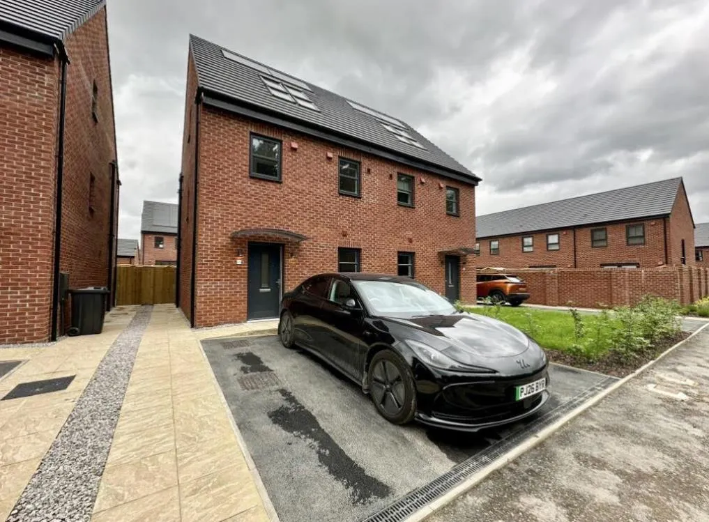 3 bed house to rent — Eliza Grant Road, Crossgates, LEEDS