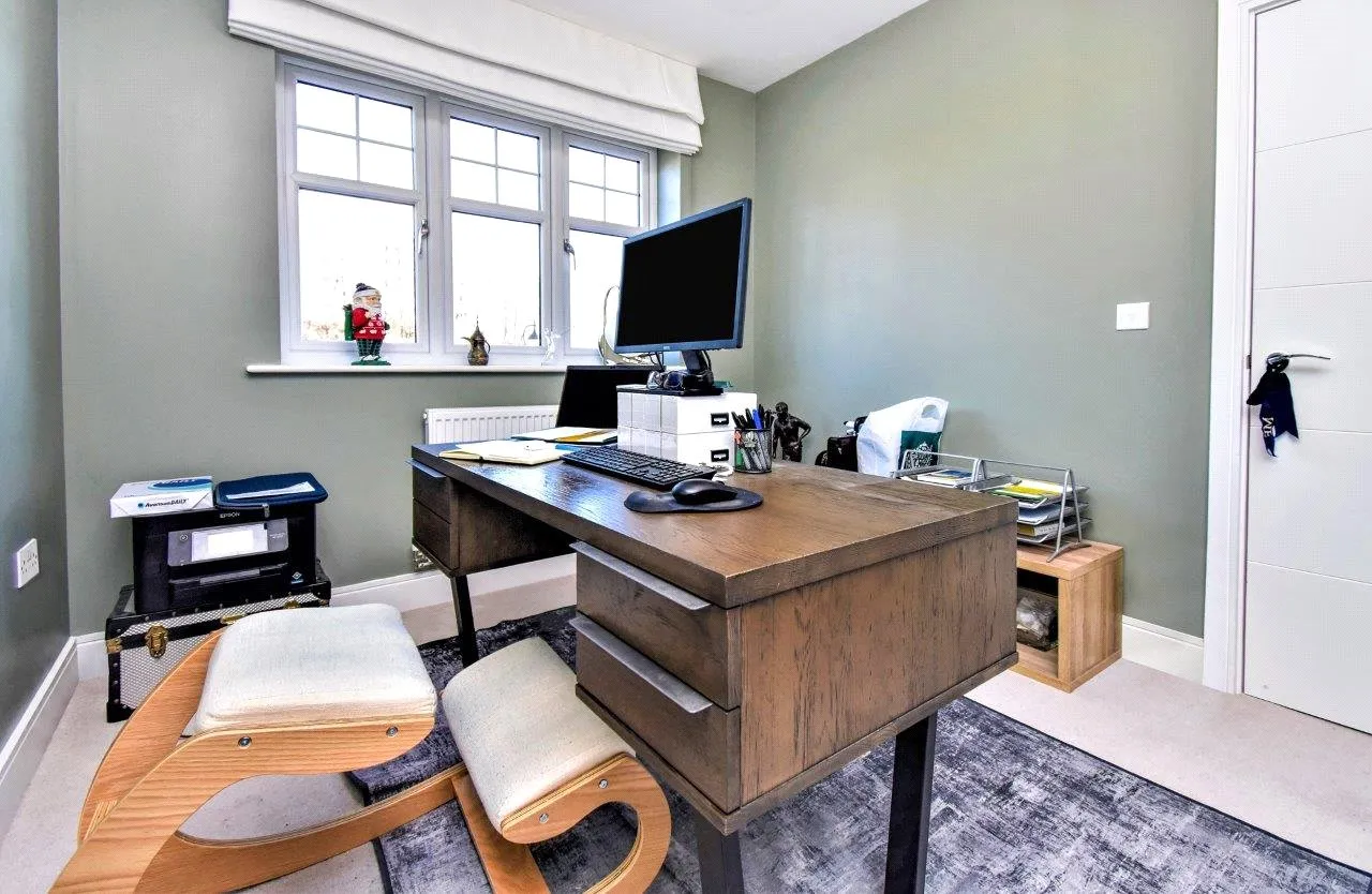 Mulberry Walk, Fleet, Hampshire, GU51 5EA, photo 5