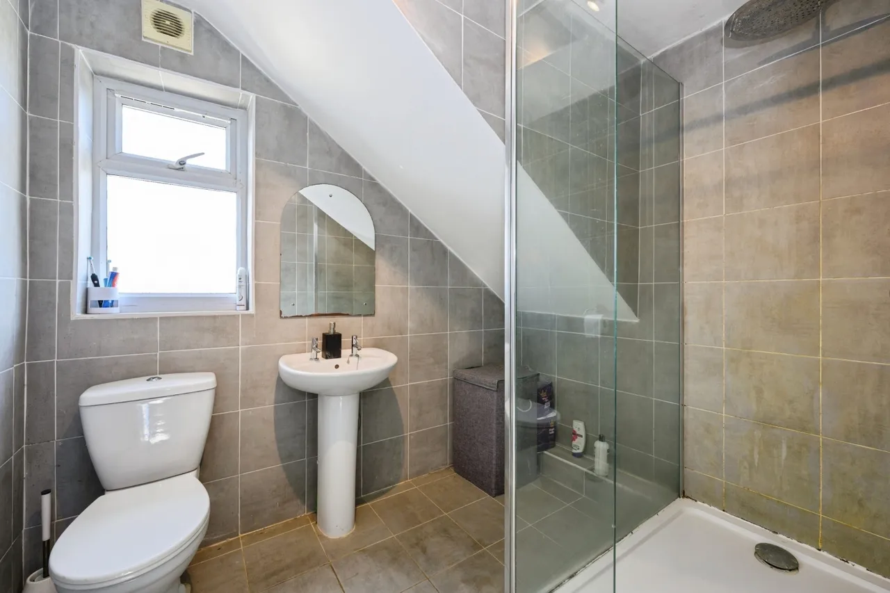 Orchard Close, Fetcham, KT22, photo 8