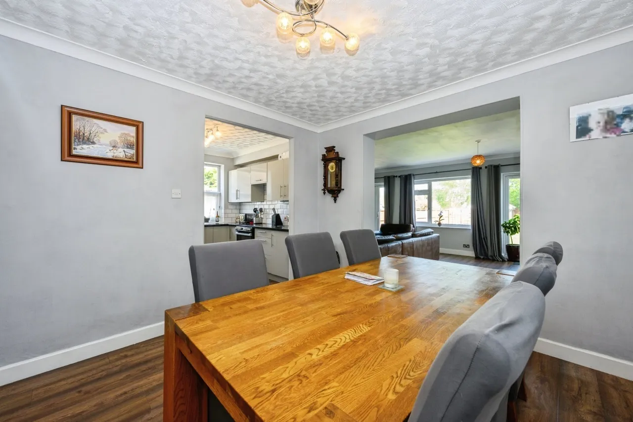 Orchard Close, Fetcham, KT22, photo 3