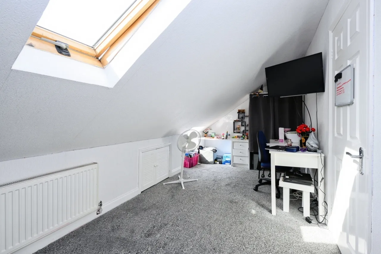 Orchard Close, Fetcham, KT22, photo 17