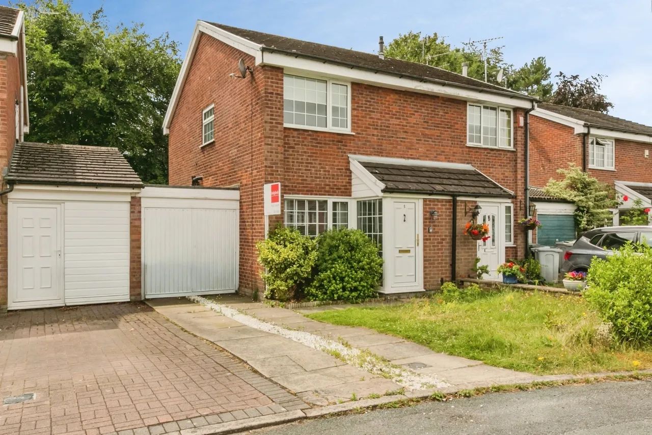 2 bed house for sale — Hayle Close, Macclesfield, Cheshire, SK10