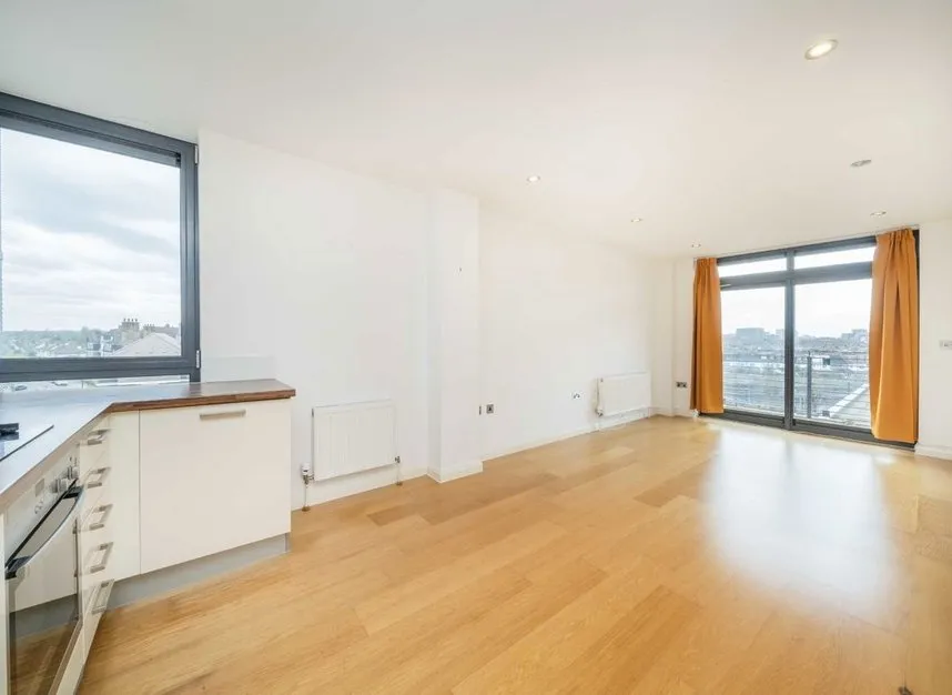 Larden Road, Acton, W3, photo 2