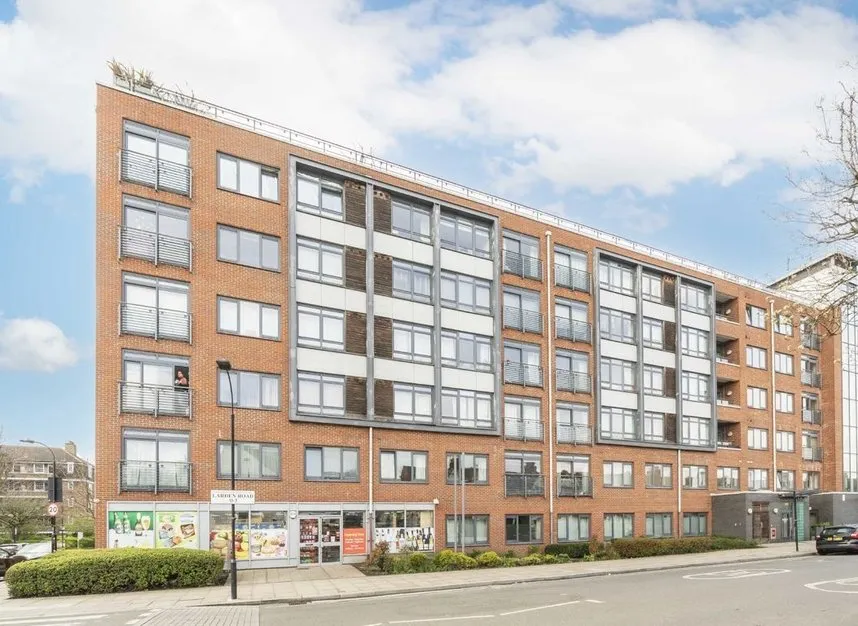 2 bed flat for sale — Larden Road, Acton, W3