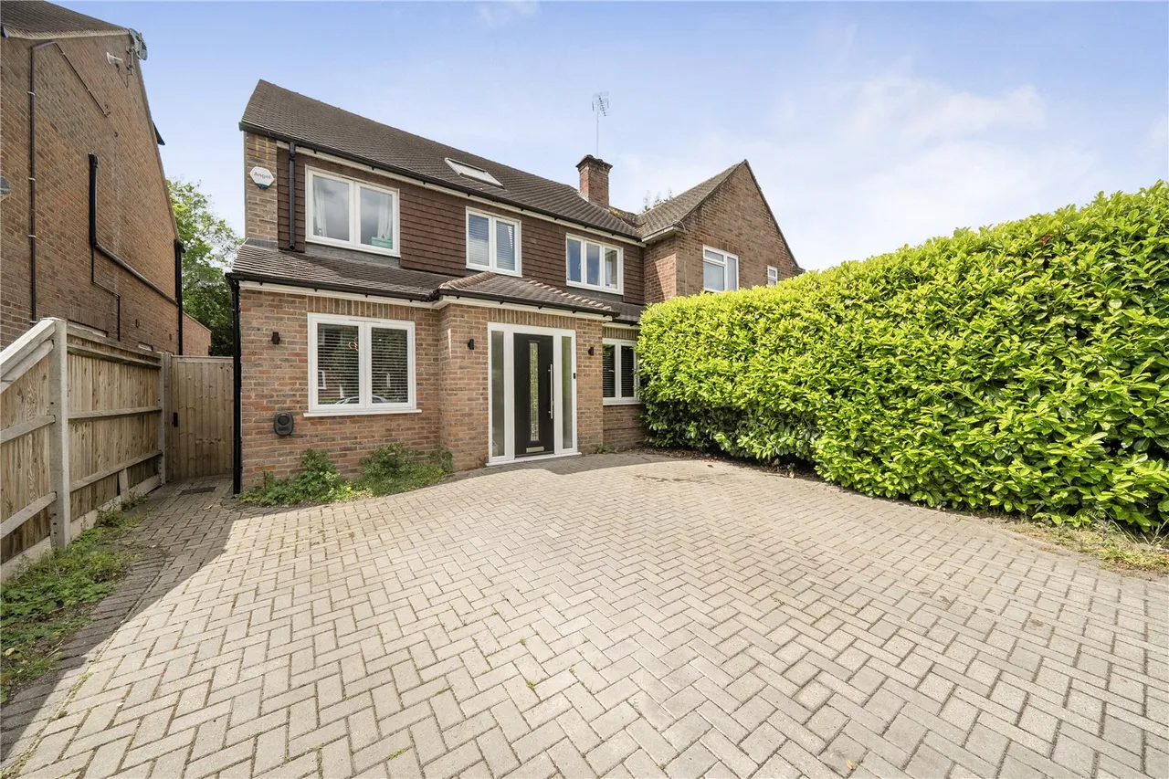 5 bed house for sale — Cumberland Road, Camberley, Surrey, GU15 1AG
