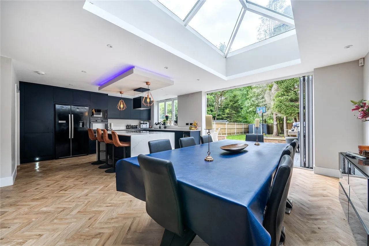 Cumberland Road, Camberley, Surrey, GU15 1AG, photo 2
