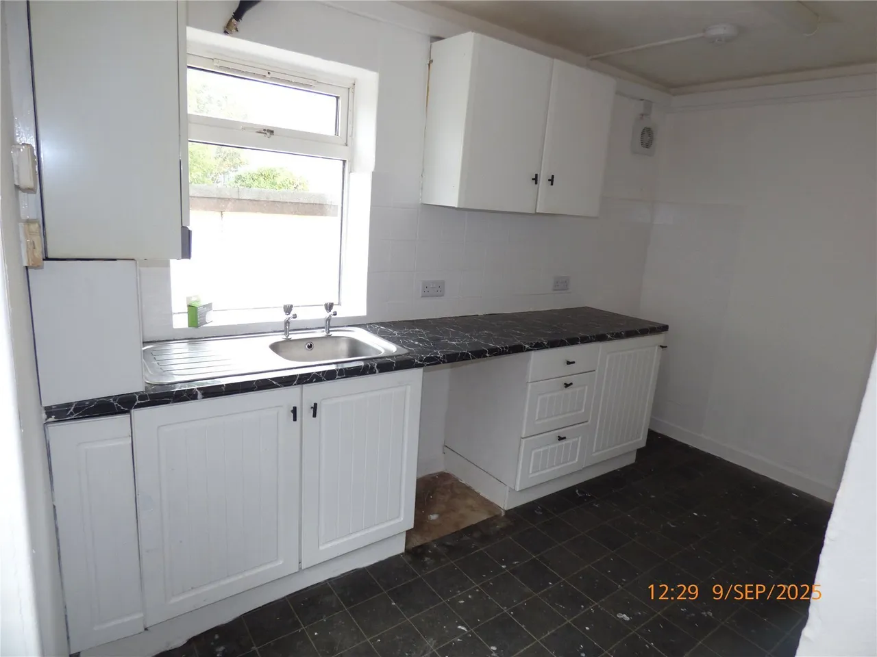 Victoria Avenue, Prestatyn, LL19, photo 4