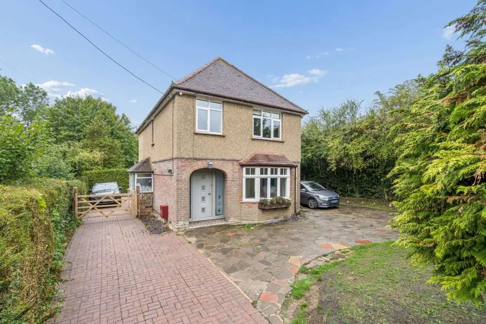 3 bed house for sale, Botley Road, Chesham, HP5