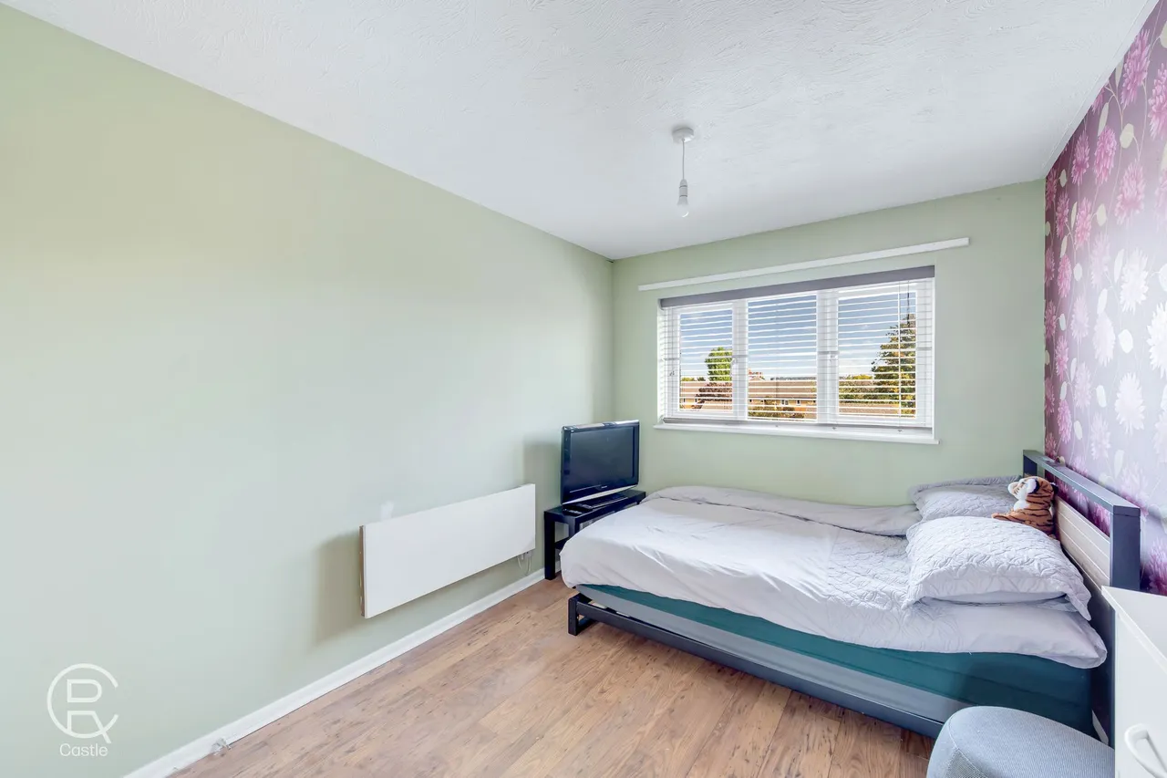 Cubitt Square, Southall, UB2, photo 7