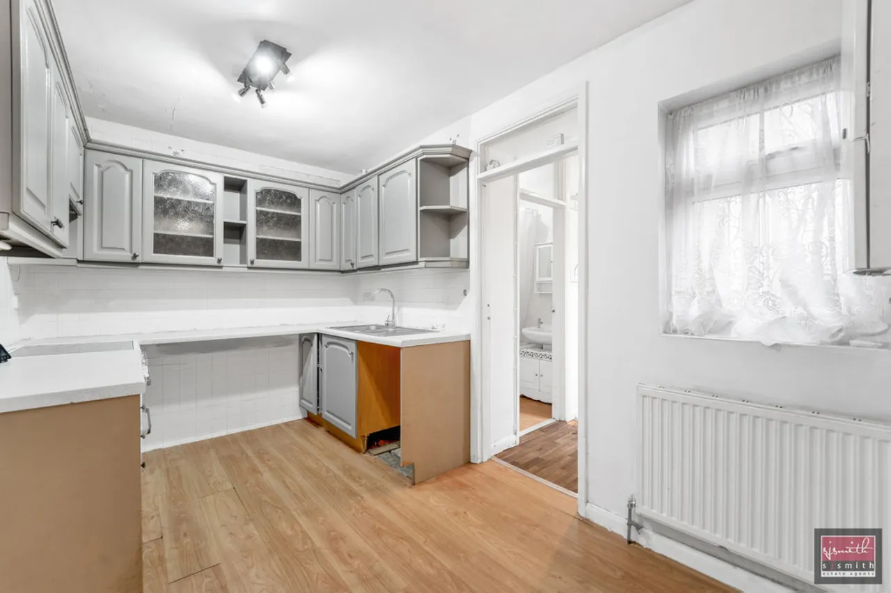 Northumberland Crescent, Feltham, photo 6