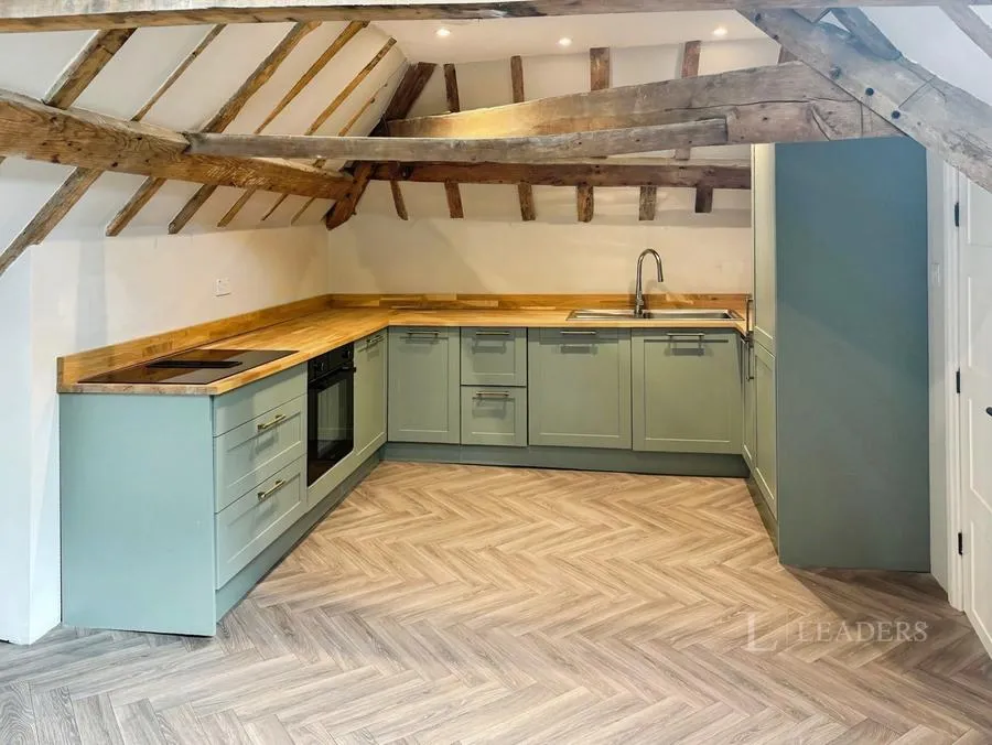 2 bed flat to rent, The Street, Cowfold, RH13